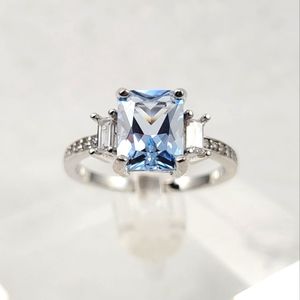 Sterling 2ct Topaz Ring